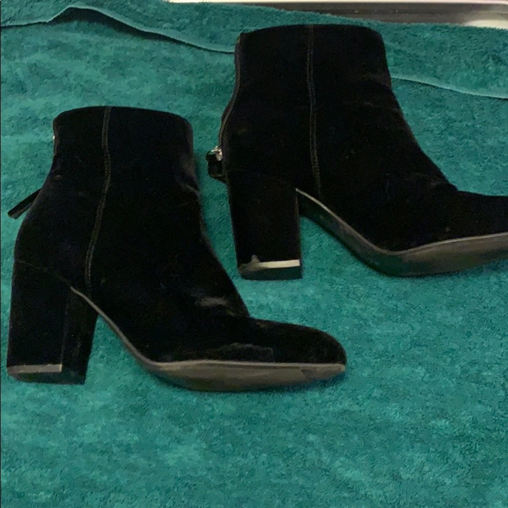 WINTER BOOTIES
